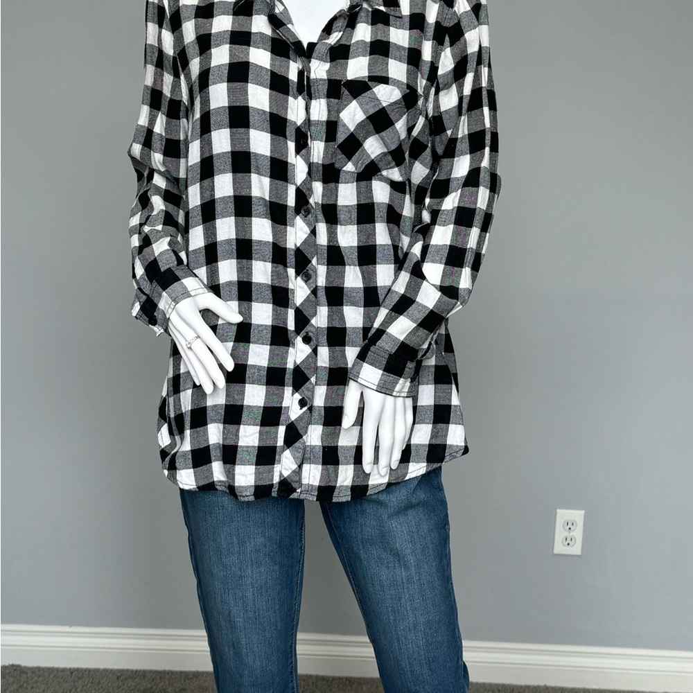 Faded Glory Black and White Plaid Shirt with Jean Capris - Picture 2 of 6